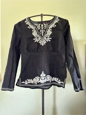 Willi Smith Black Tunic with White Floral Embroidery Linen M